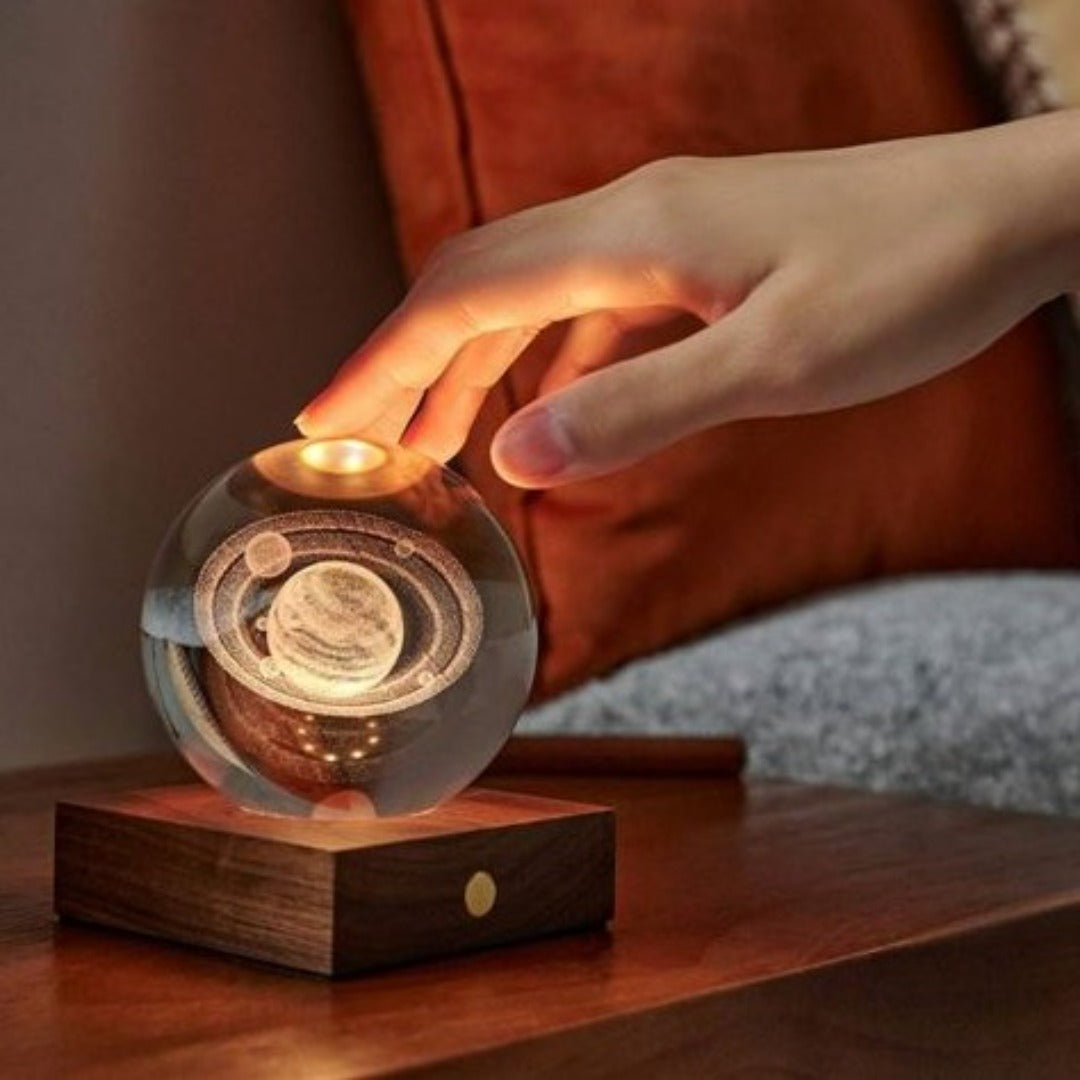 Saturn Crystal Light