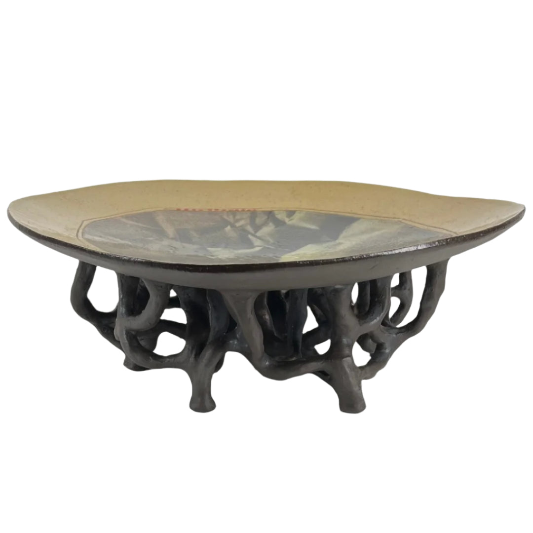 Platter With Printed Crease On Legs