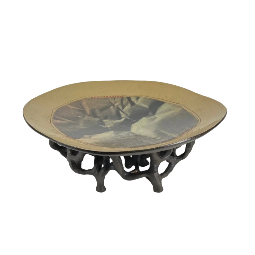 Platter With Printed Crease On Legs