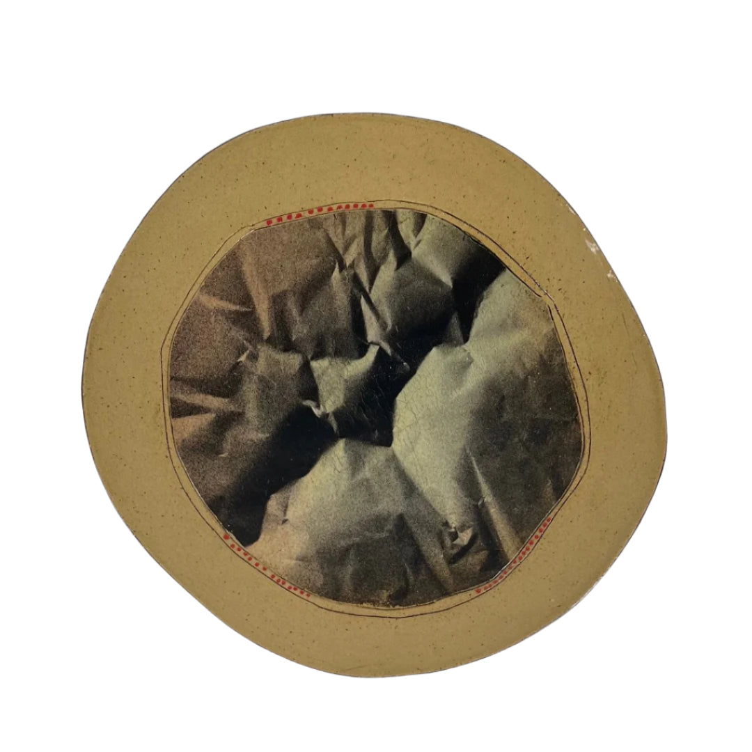 Platter With Printed Crease On Legs