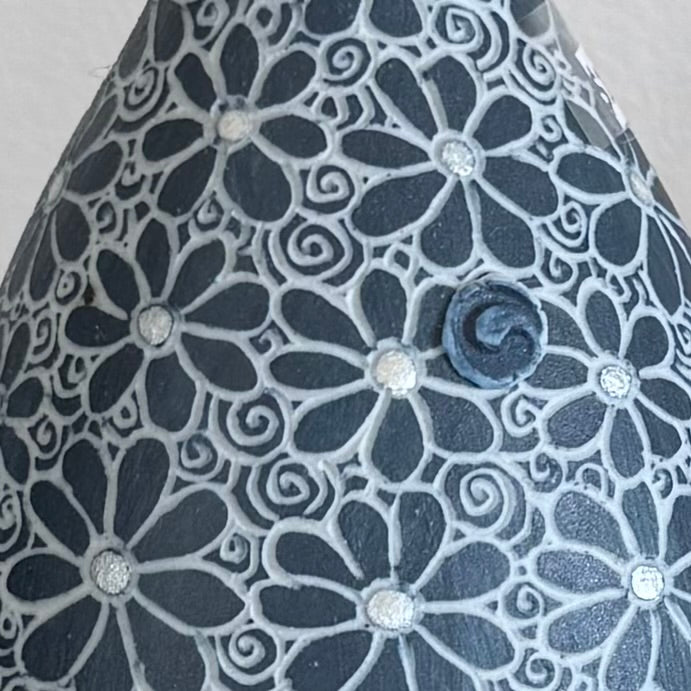 Intaglio Daisy Bottle Vases