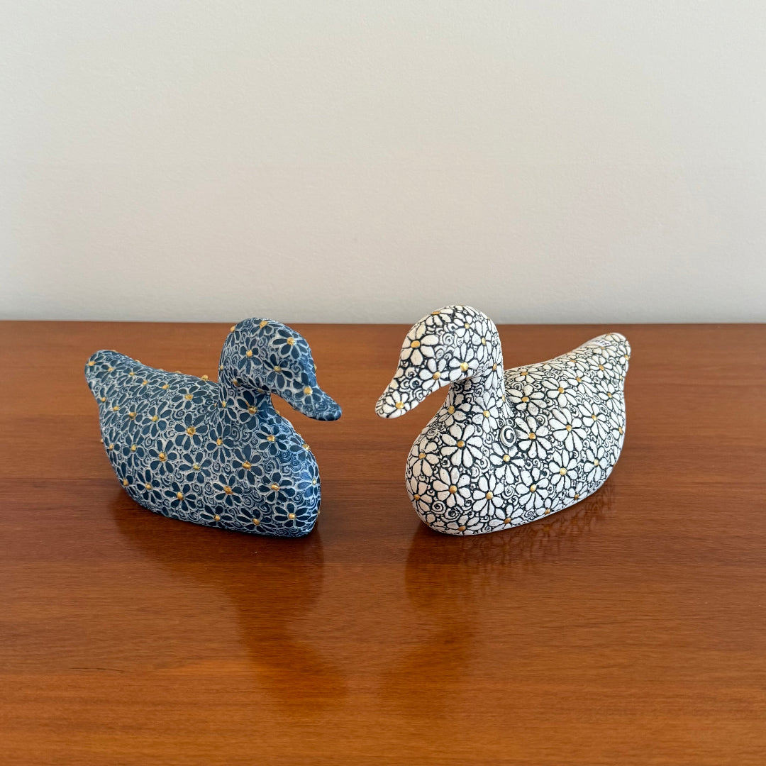 Intaglio White Duck