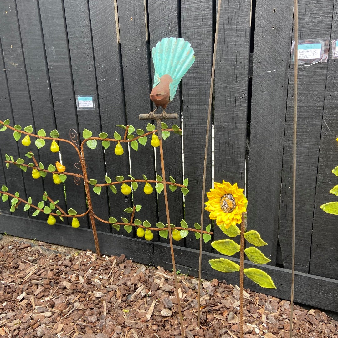 Fantail On Rod | Garden Sculpture