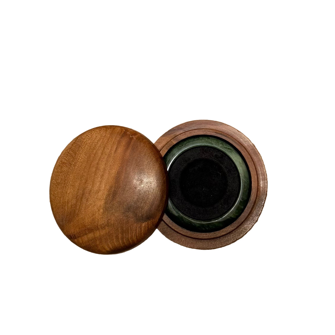Pounamu Bangle With Kauri Case