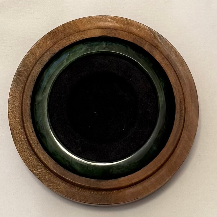 Pounamu Bangle With Kauri Case