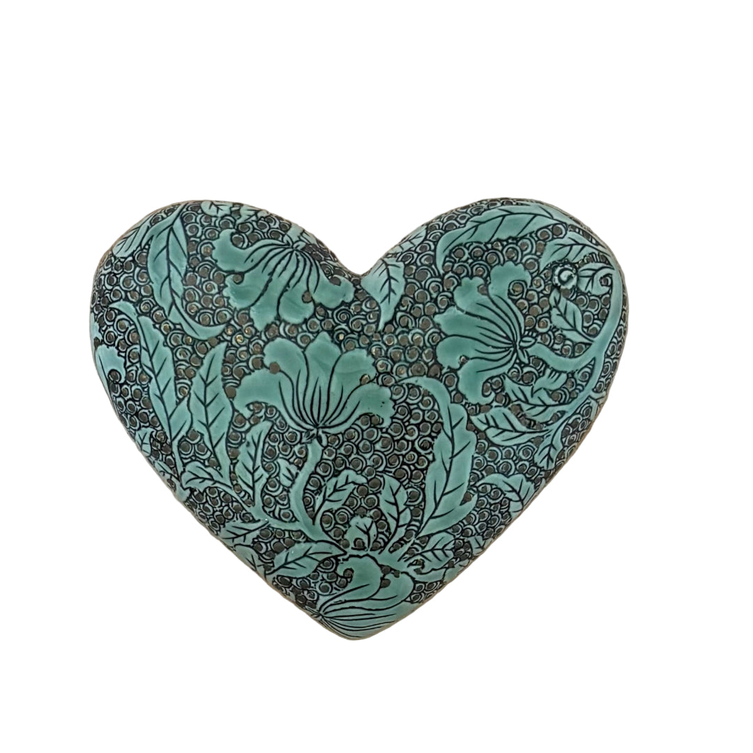 Embossed Green Hanging Heart | Medium