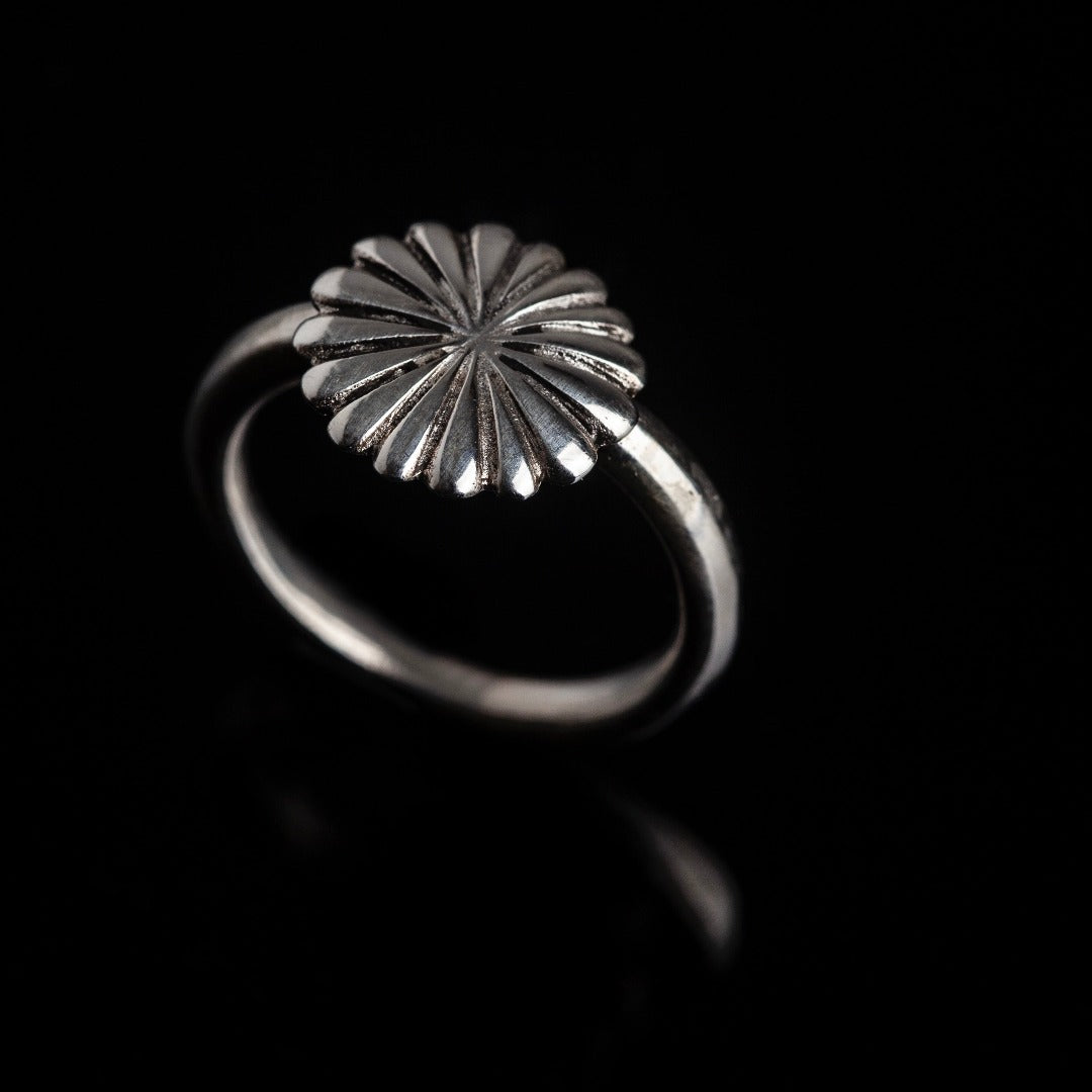 Kiku Moyo Silver Ring